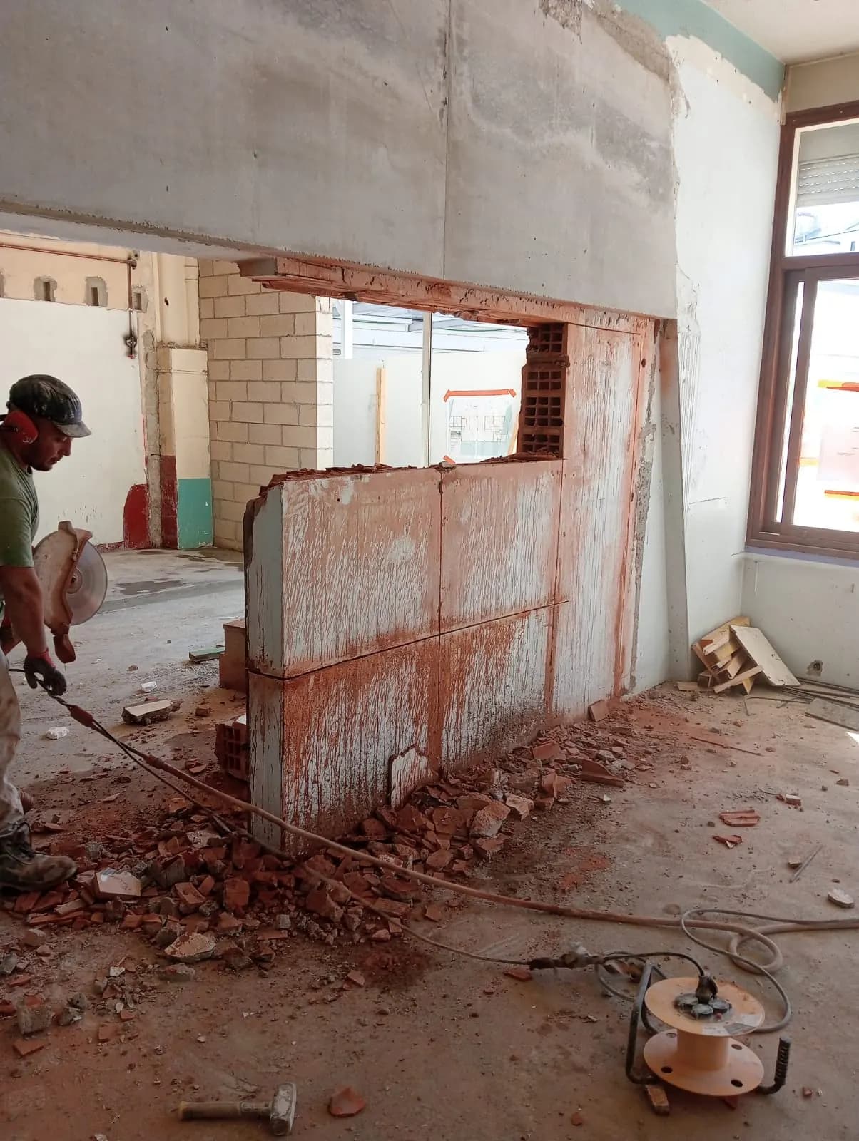 Démolition à l'école Saint Jean Baptiste