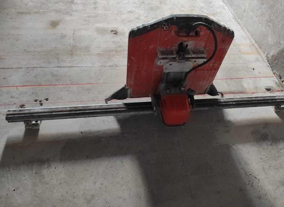 Découpe dalle sol béton